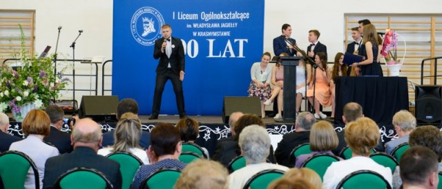 Jubileusz 100-lecia Szkoły - „Wspomnień czar” - część artystyczna podczas uroczystych obchodów Jubileuszu Szkoły